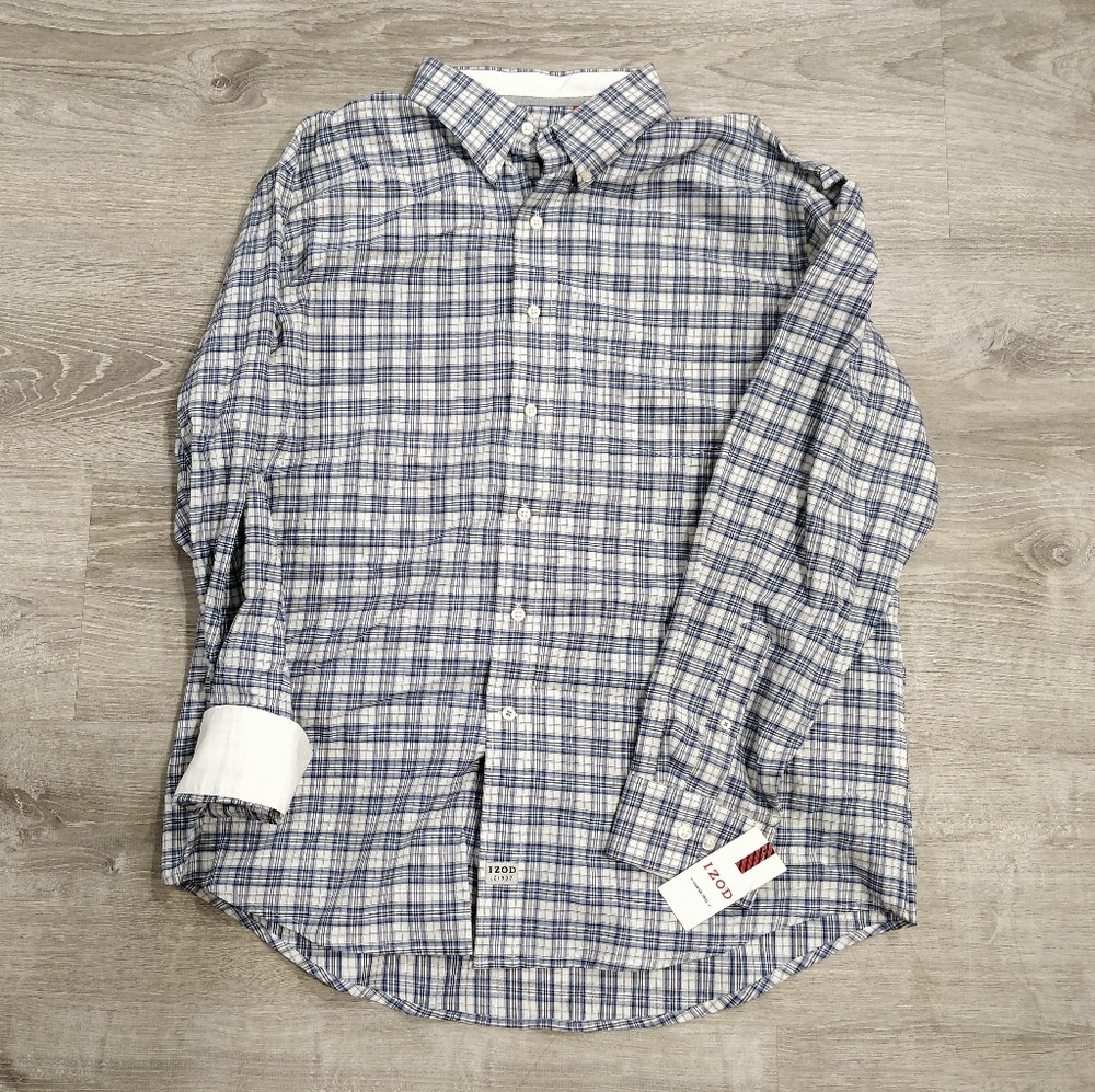 Izod L collared button shirt